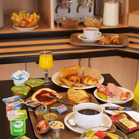 Kyriad Quimper - Hotel Pont-lʼAbbé